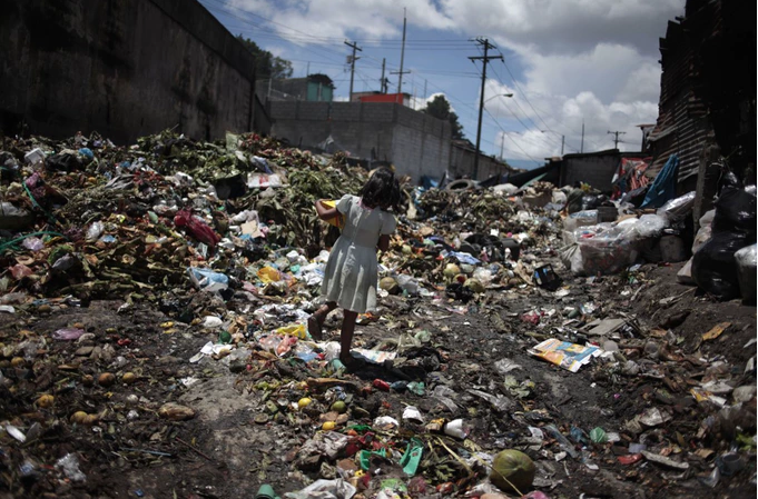 Corrupted government officials that fail to create a waste management system has lead to the pollution of Guatemalas beaches and their surrounding communities (Photo by Kickstarter).