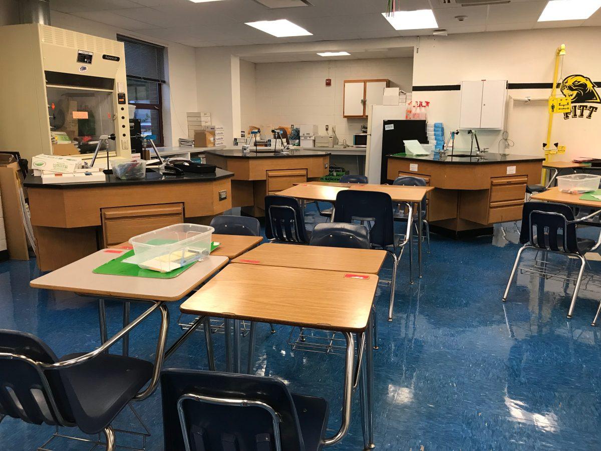 Matthews+Biology+and+STEM+Exploration+classroom+lab.