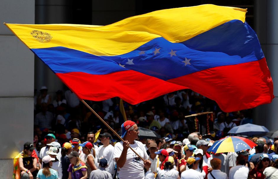 Rally+against+Venezuelan+President+Nicolas+Maduros+government+in+Caracas%2C+Venezuela%2C+April+6%2C+2019.+Courtesy%3A+REUTERS