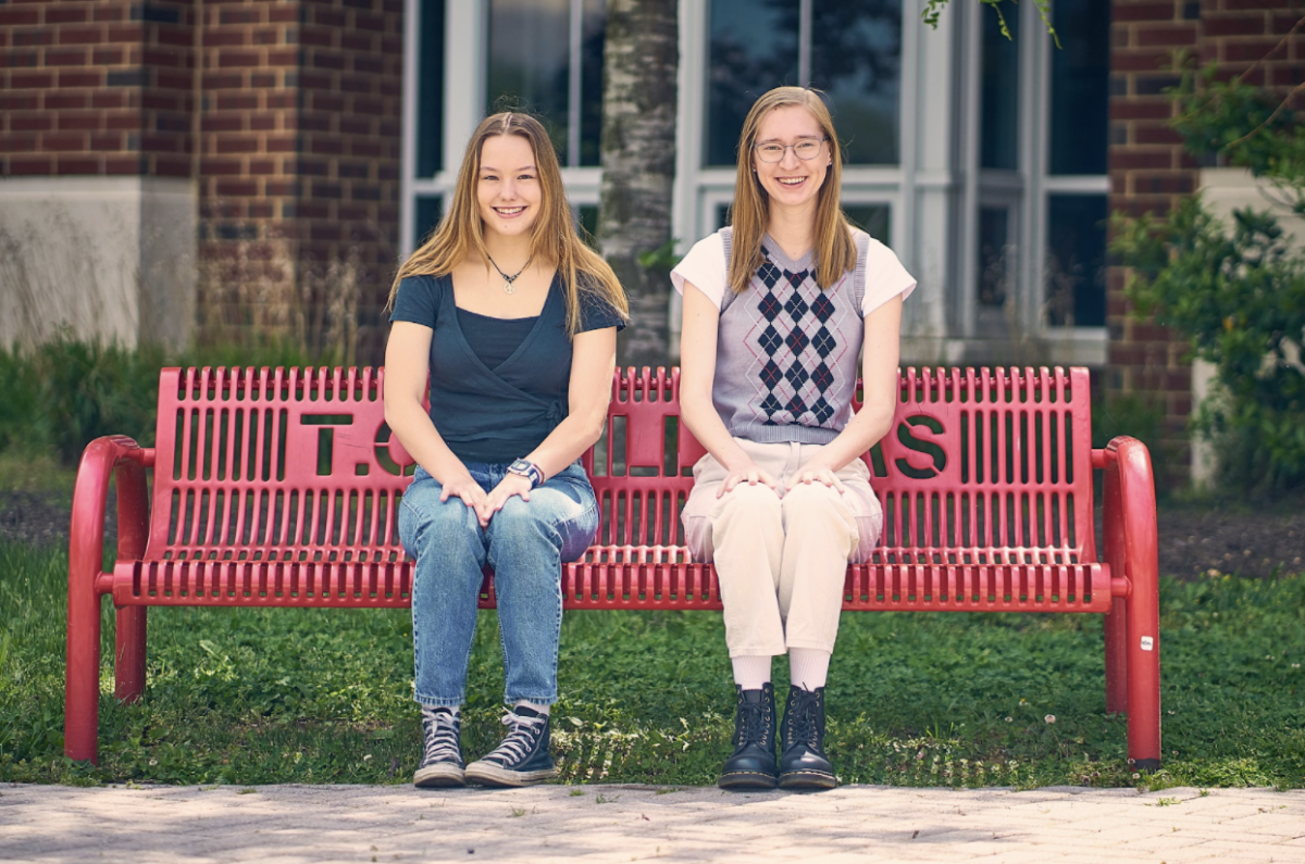 Theogony Staffers Larsen and Lutz Named to 2021 National Scholastic Press Association Honor Roll