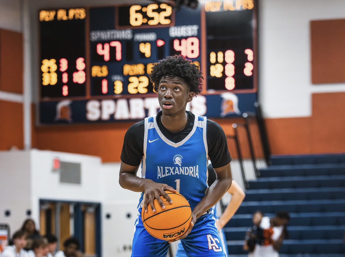 Senior guard Tarik Sesay gets ready to shoot a freesthrow / @jb.flicks_ on Instagram 