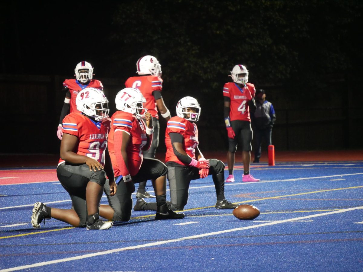 Titans prepare for the first play.