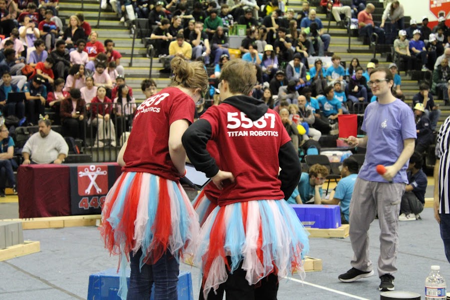 Sophomore Henry Watkins , junior Charlotte Ware and senior Megan Trueblood choose which team they want to compete with for the final rounds after finishing the qualification rounds in 6th place.