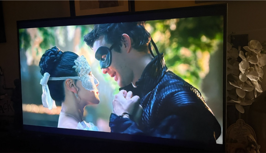 Benedict meets a mysterious masked woman at his mother’s ball, and when she flees at midnight, he becomes determined to find her. 