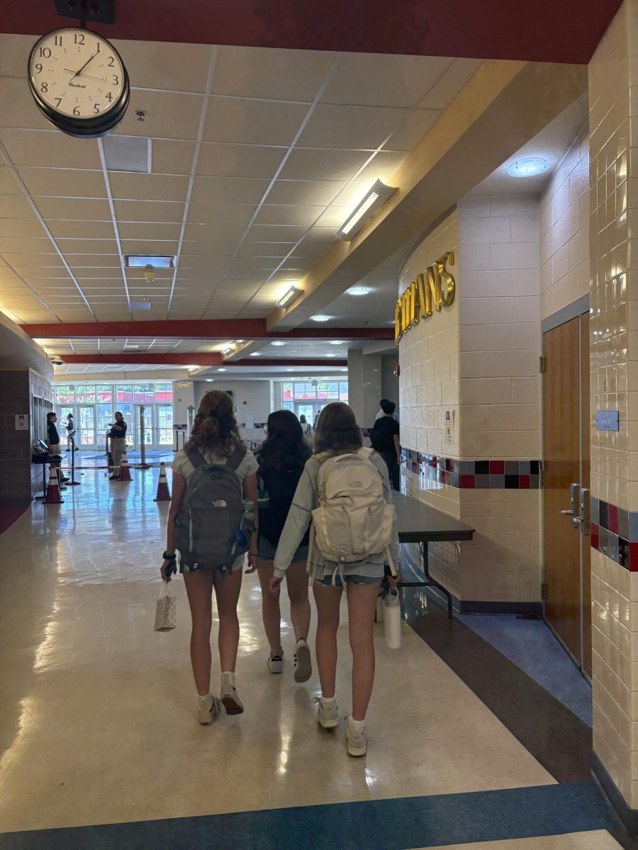Students walk back to their 5th period class after enjoying lunch in the cafeteria.
